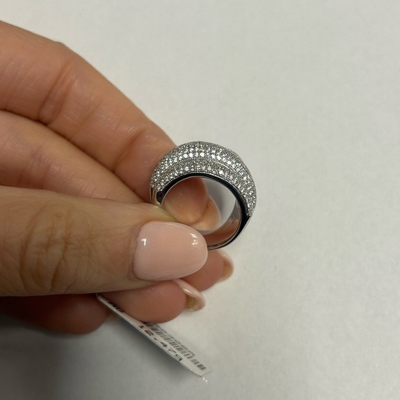 ‏Suzy Levian Sterling Silver White CZ Pave Large Half Band NWT - Picture 4 of 7